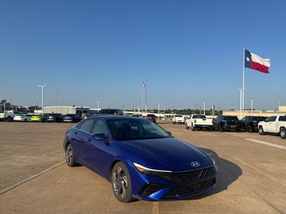Used 2025 Hyundai Elantra SEL