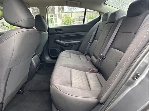 Used 2024 Nissan Altima 2.5 SV image 12