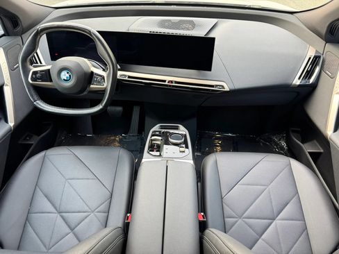 Used 2023 BMW iX xDrive50 w/ Sport Package AWD/4WD image 20