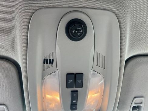 Used 2016 Chevrolet Equinox LTZ w/ Enhanced Convenience Package FWD image 22