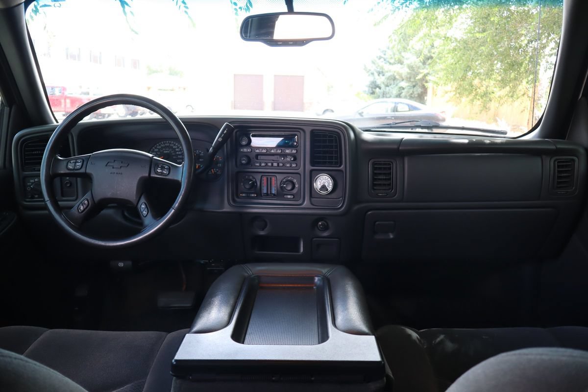 Used 2004 Chevrolet Silverado 3500 LS w/ Heavy-Duty Power Package RWD image 17