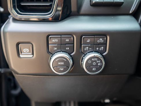 Used 2023 GMC Sierra 1500 AT4 w/ AT4 Premium Package AWD/4WD image 19