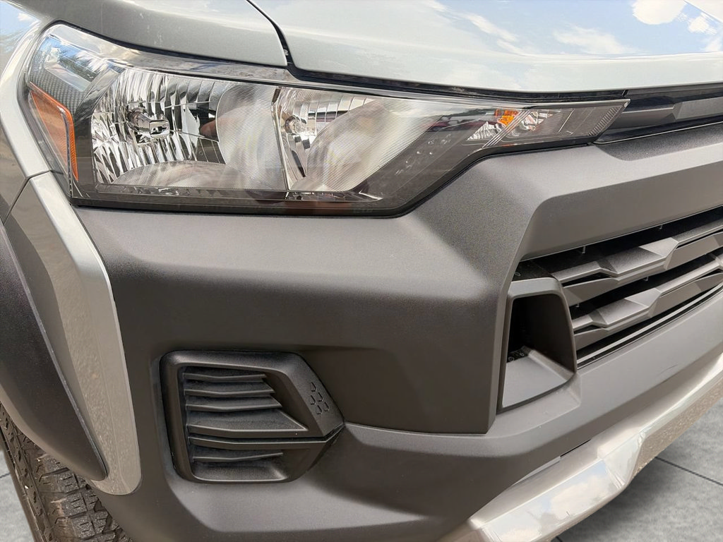 Used 2024 Chevrolet Colorado Trail Boss w/ Technology Package AWD/4WD image 7