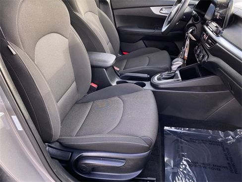 Used 2024 Kia Forte LXS image 31