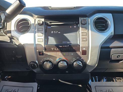 Used 2019 Toyota Tundra SR5 AWD/4WD image 17