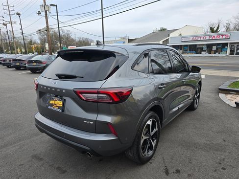 Used 2023 Ford Escape ST-Line Elite w/ Premium Technology Package image 3