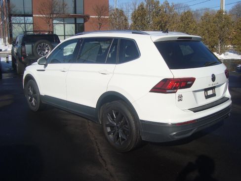 Used 2024 Volkswagen Tiguan SE image 6