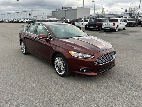 Used 2016 Ford Fusion SE w/ Equipment Group 202A image 3