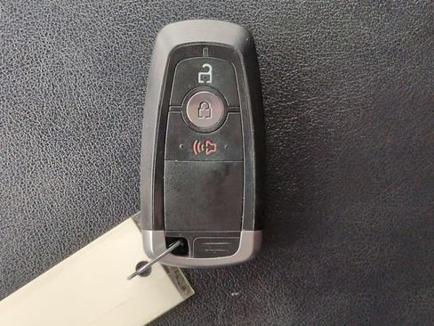 Certified 2018 Ford Edge SEL w/ Equipment Group 201A FWD image 31