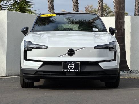 New 2025 Volvo EX30 Plus w/ Climate Package image 8