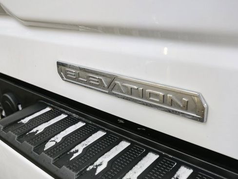 Used 2022 GMC Sierra 1500 Elevation image 11