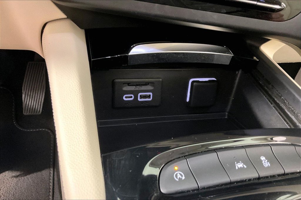 Certified 2022 Buick Envision Essence w/ Technology Package I FWD image 15