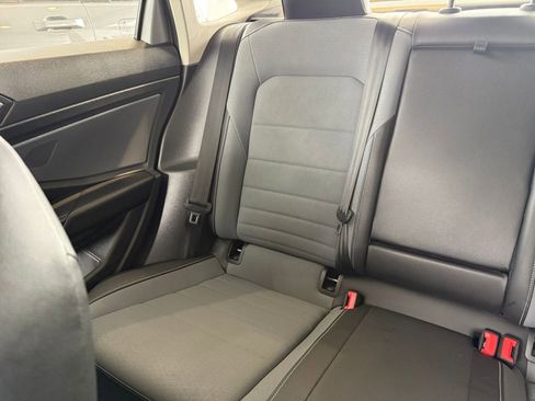 Used 2025 Volkswagen Jetta SE image 39