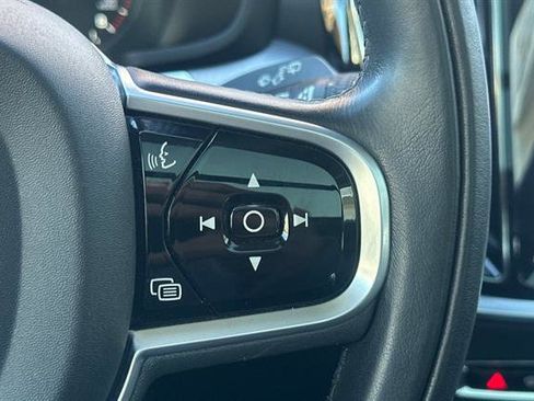 Used 2020 Volvo V60 T5 Cross Country image 27