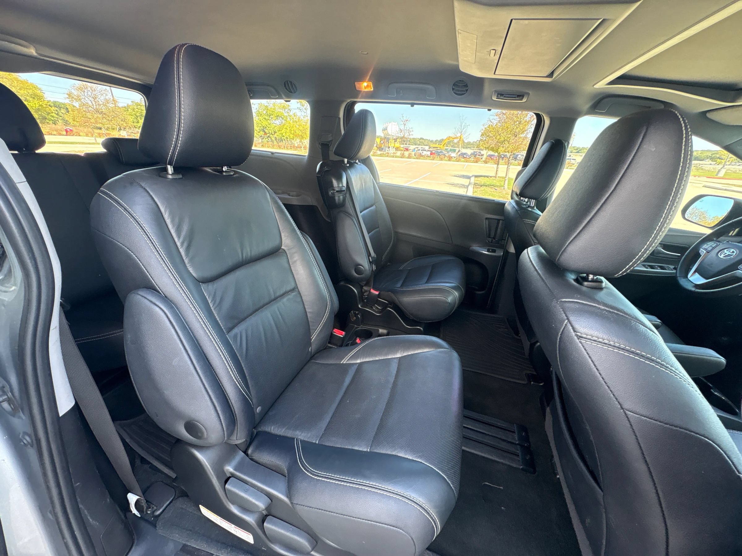 Used 2017 Toyota Sienna SE Premium FWD image 40