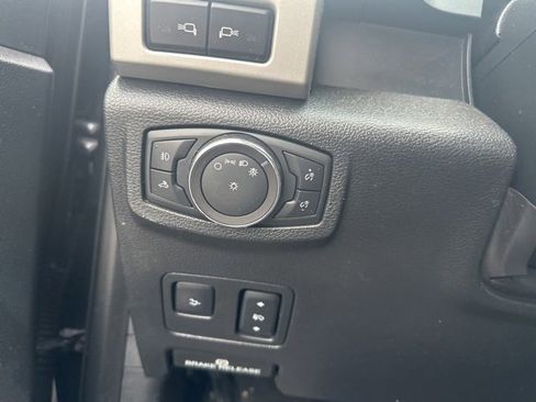 Used 2019 Ford F350 Lariat image 25