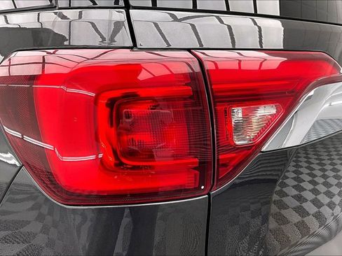 Used 2019 GMC Acadia SLE image 31