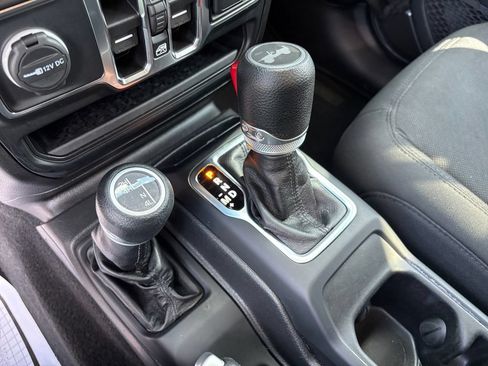 Used 2021 Jeep Wrangler Unlimited Sport AWD/4WD image 28