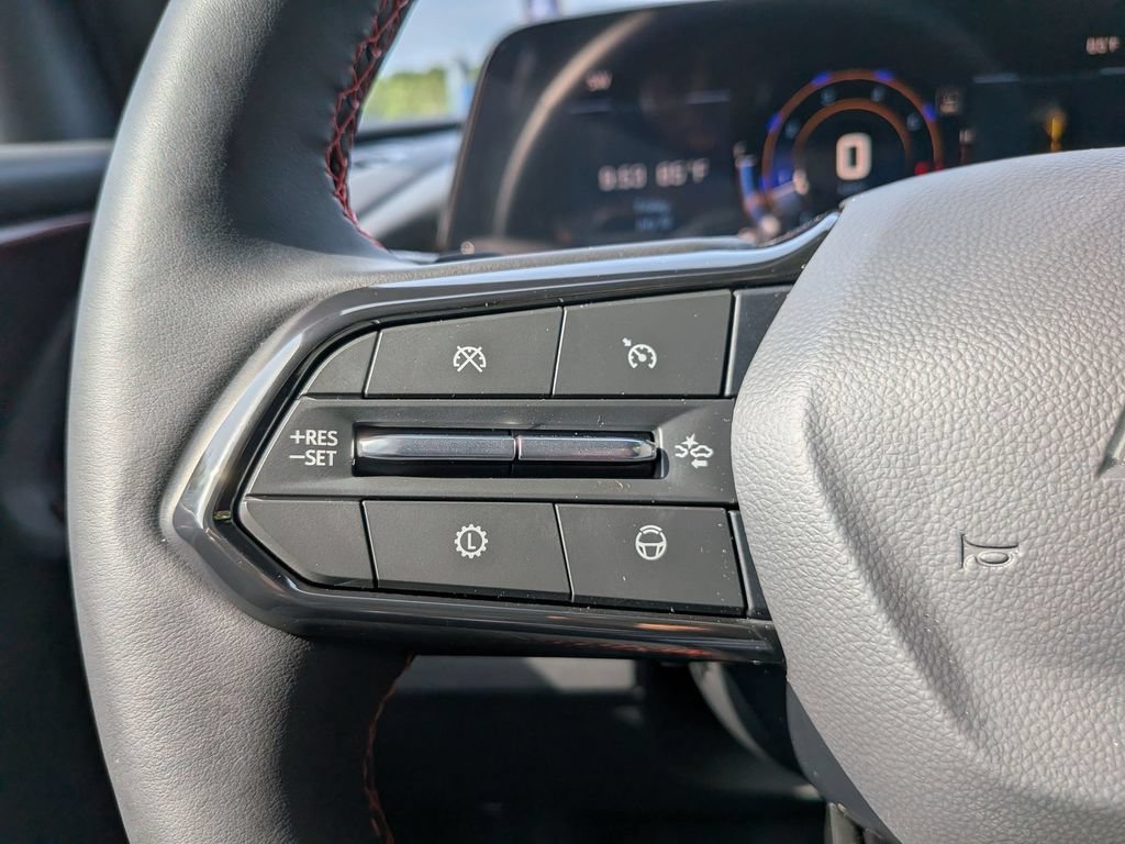 New 2026 Chevrolet Traverse RS w/ LPO, Floor Liner Package FWD image 18