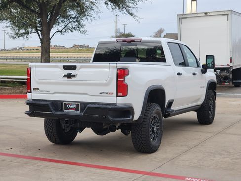 New 2026 Chevrolet Silverado 2500 ZR2 image 15