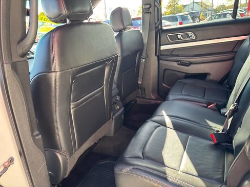 Used 2016 Ford Explorer XLT w/ Equipment Group 202A image 18