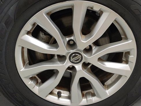 Used 2019 Nissan Rogue S w/ Special Edition Package FWD image 31