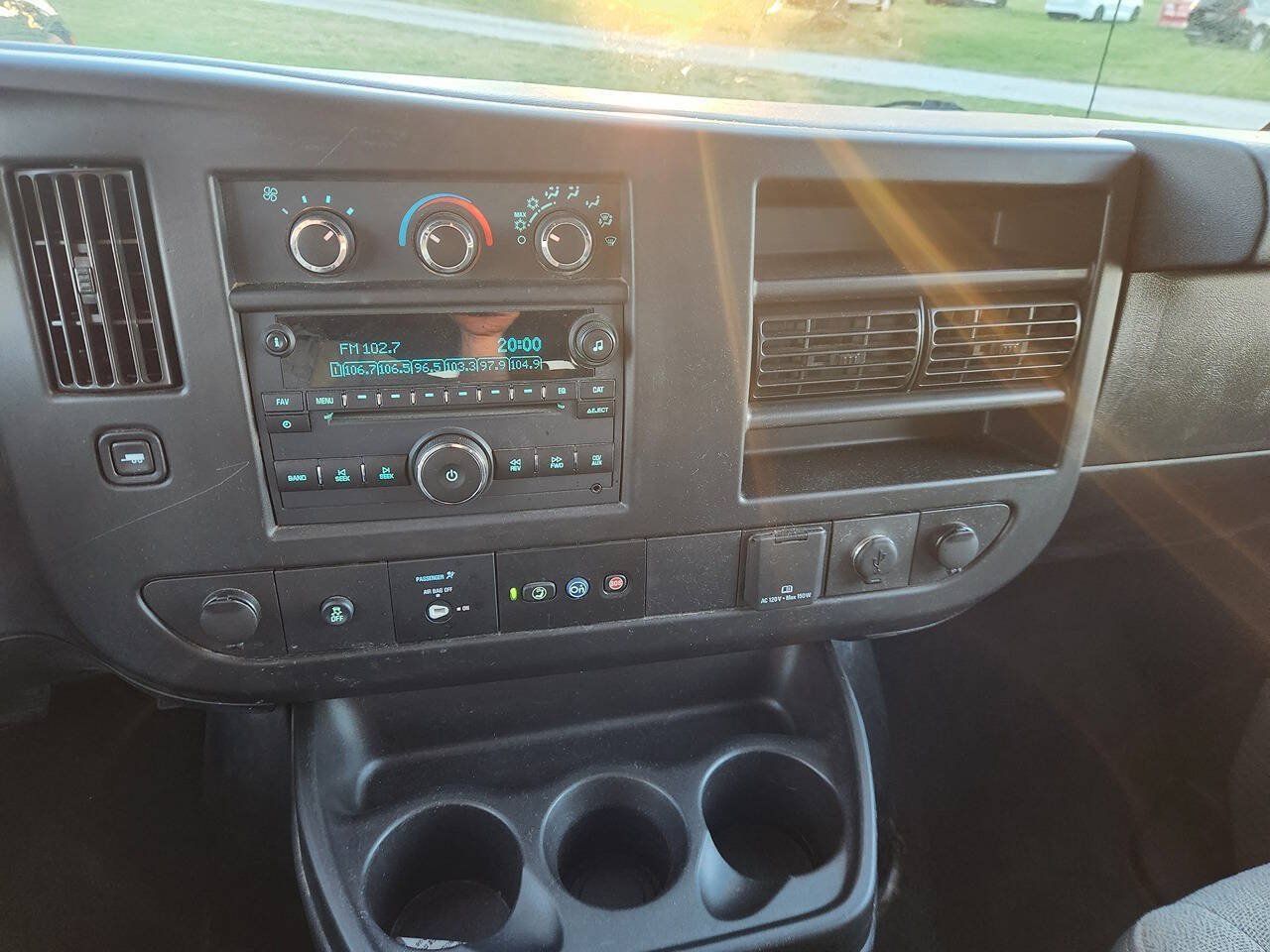 Used 2020 Chevrolet Express 3500 LS RWD image 9