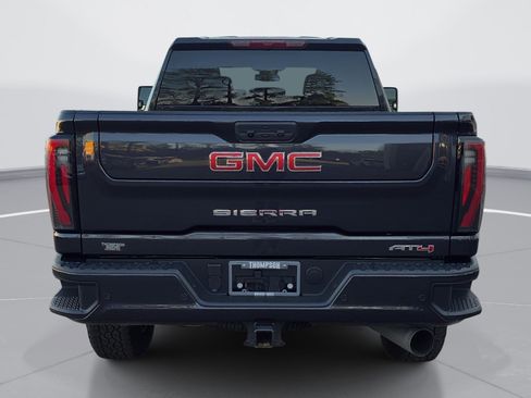 Used 2026 GMC Sierra 2500 AT4 AWD/4WD image 4