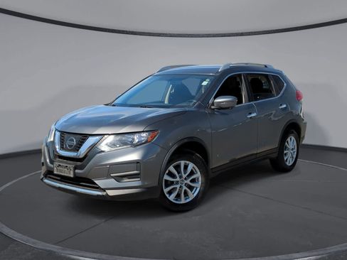 Used 2017 Nissan Rogue SV w/ SV Premium Package AWD/4WD image 1