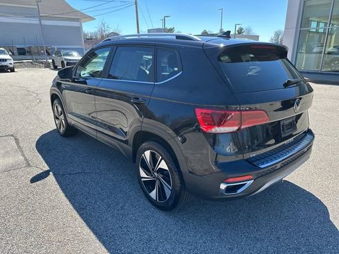 Certified 2024 Volkswagen Taos SE image 6