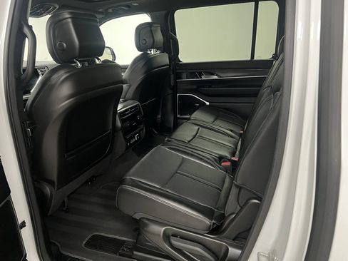 Used 2024 Jeep Wagoneer L Series II w/ Premium Group I image 52