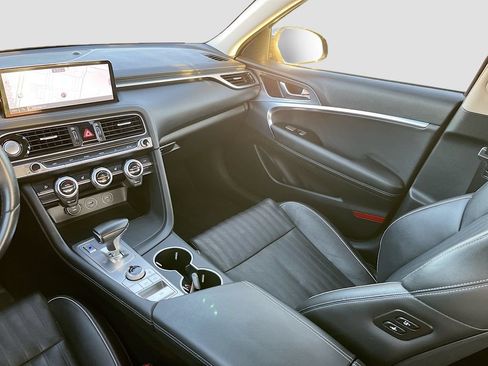 Used 2022 Genesis G70 3.3T RWD image 24