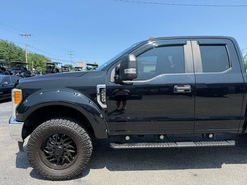 Used 2017 Ford F250 XL w/ Power Equipment Group AWD/4WD image 5