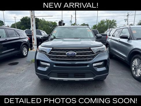 Used 2024 Ford Explorer XLT w/ Equipment Group 202A AWD/4WD image 1