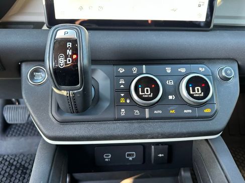 Used 2023 Land Rover Defender 110 S image 22
