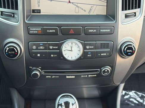 Used 2013 Hyundai Equus Signature RWD image 10
