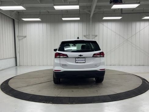 Used 2023 Chevrolet Equinox LS AWD/4WD image 7