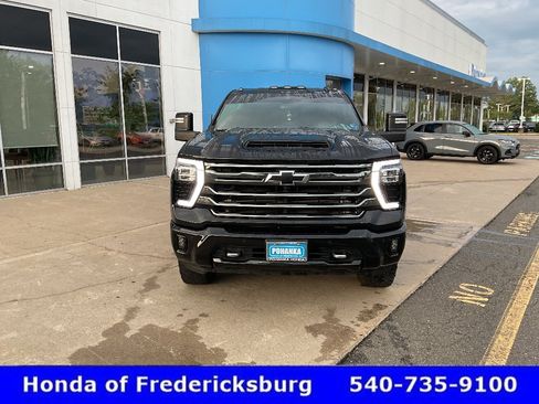 Used 2024 Chevrolet Silverado 2500 High Country w/ Midnight Edition AWD/4WD image 9
