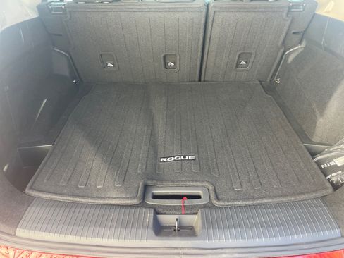 Used 2025 Nissan Rogue S AWD/4WD image 23