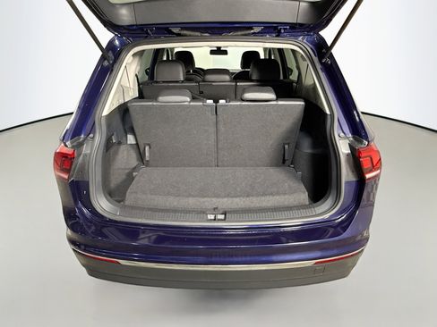 Used 2021 Volkswagen Tiguan SE FWD image 35