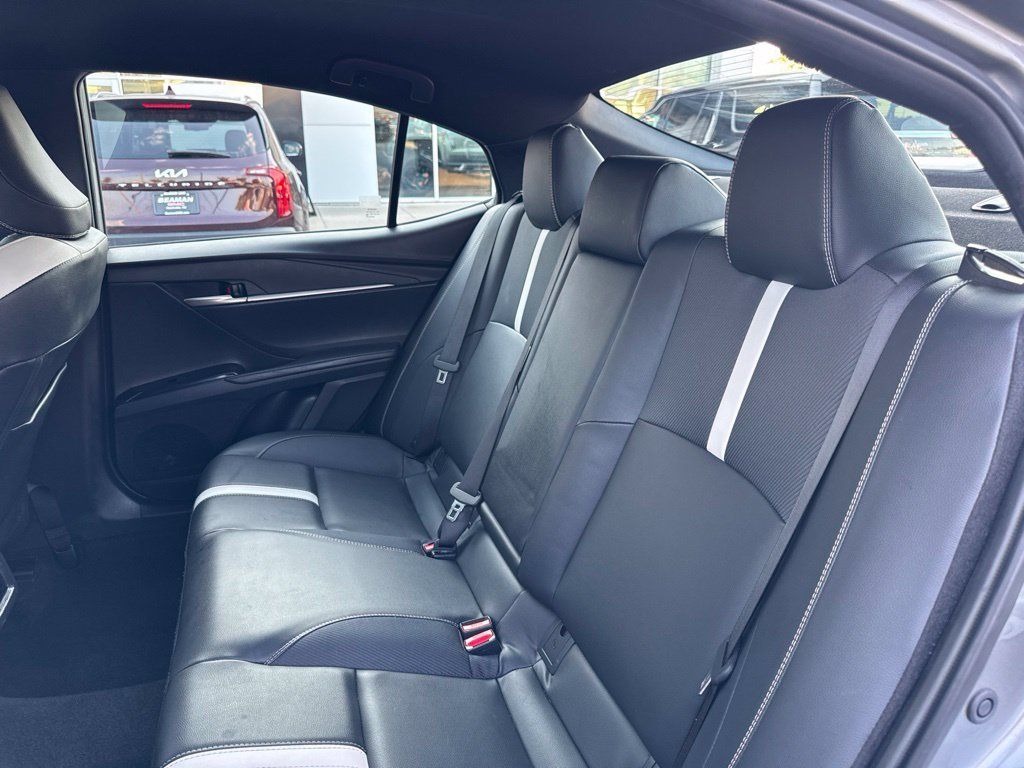 Used 2025 Toyota Camry SE FWD image 25