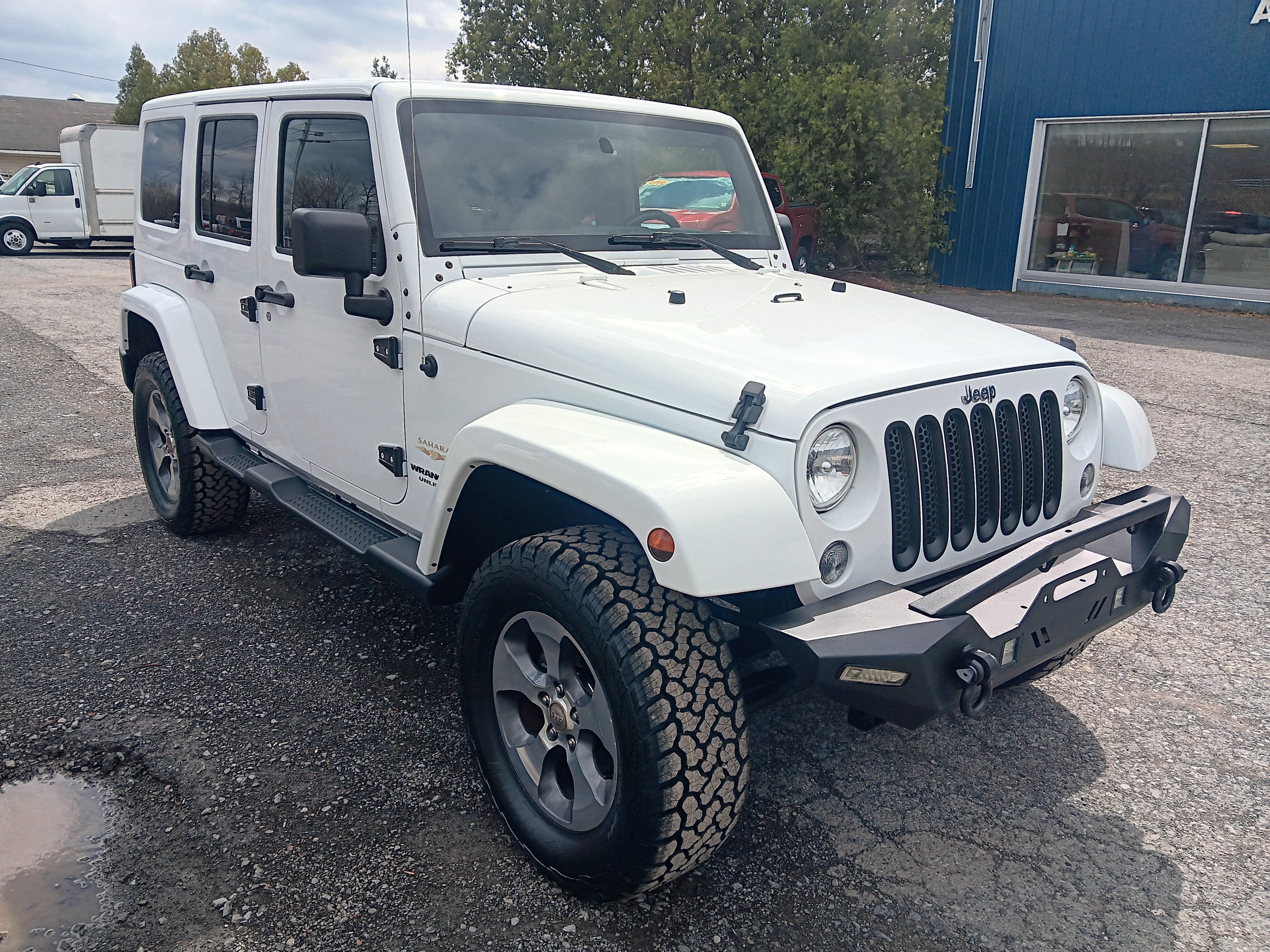 Used 2015 Jeep Wrangler Unlimited Sahara w/ Connectivity Group AWD/4WD image 7