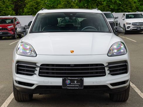 Used 2023 Porsche Cayenne Platinum Edition AWD/4WD image 2