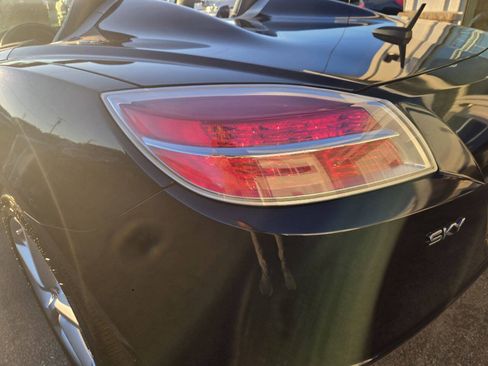 Used 2008 Saturn Sky w/ Premium Trim Package RWD image 41