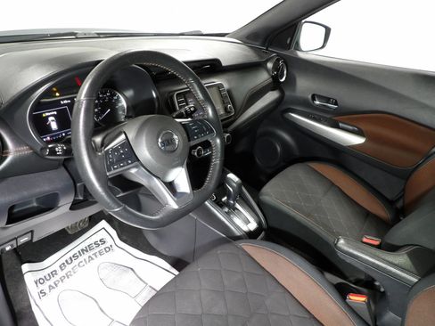 Used 2019 Nissan Kicks SR FWD image 11