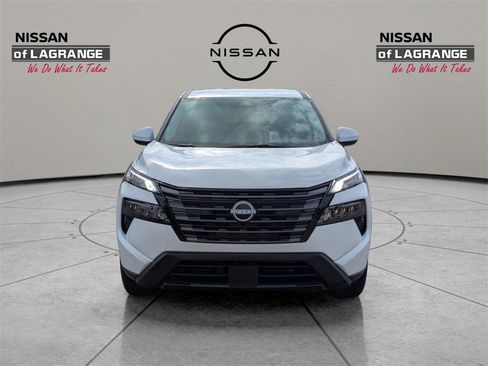 New 2026 Nissan Rogue SV image 2