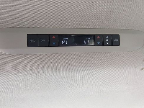 Used 2024 Toyota Sienna XLE image 31