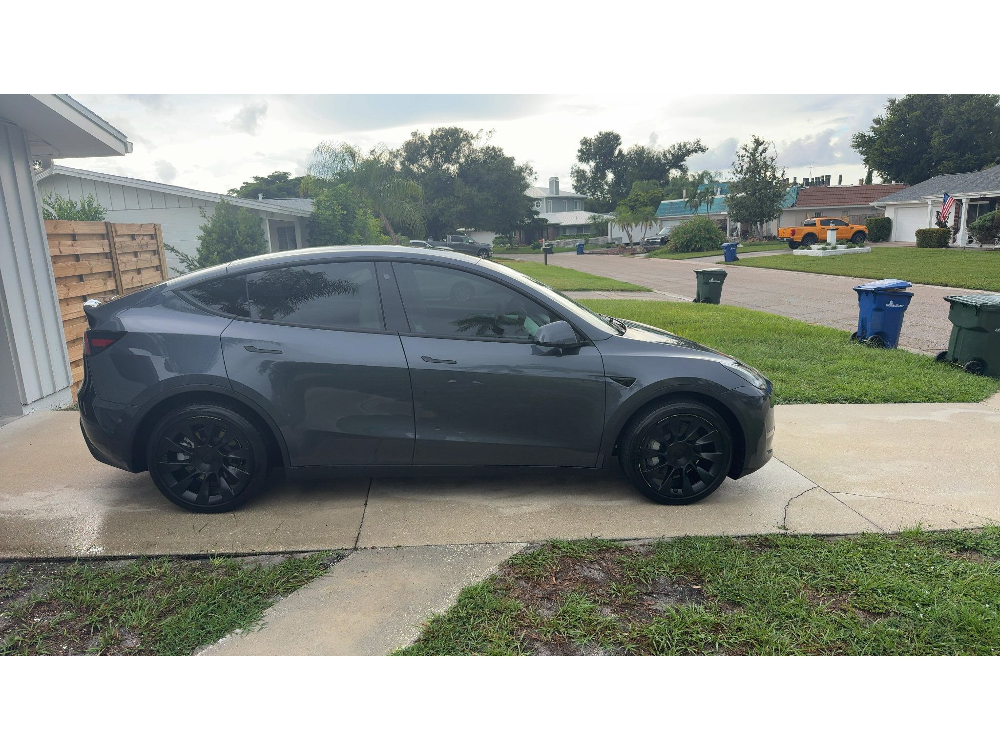 Used 2023 Tesla Model Y Long Range AWD/4WD image 4