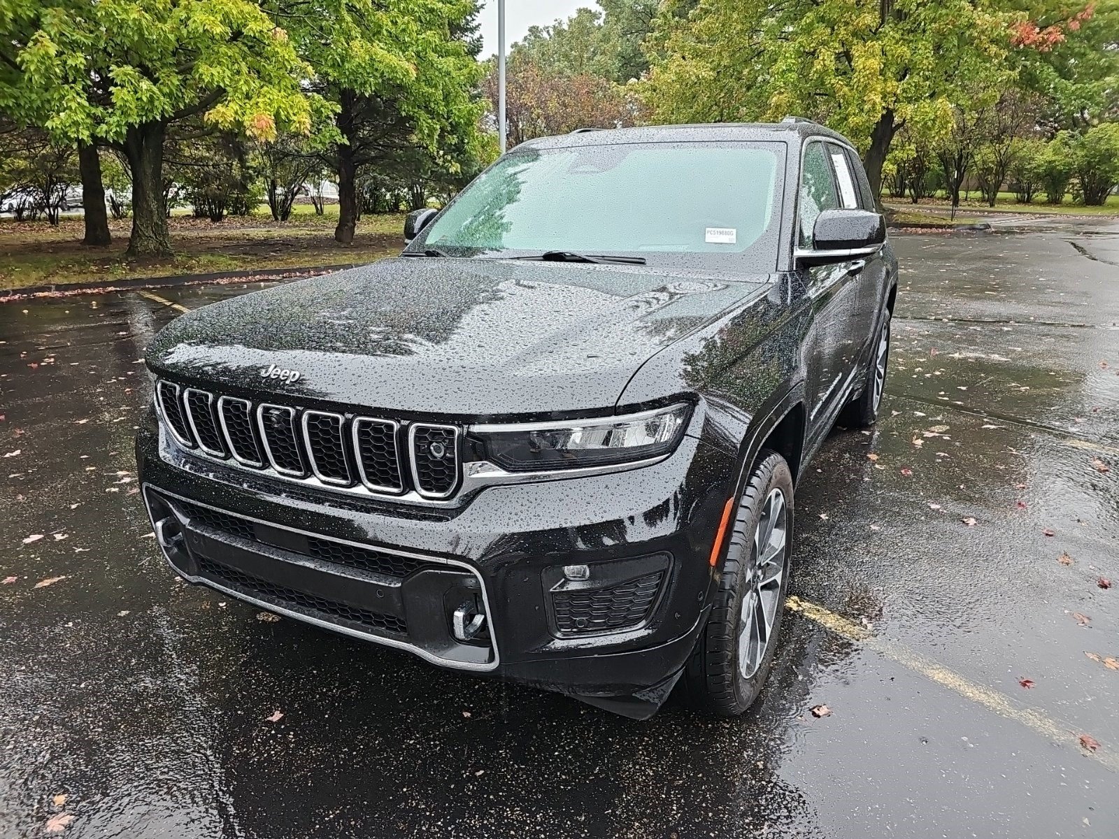 Used 2023 Jeep Grand Cherokee Overland w/ Adv Protech Group III AWD/4WD image 2