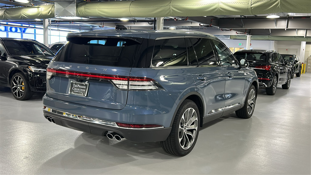 Used 2026 Lincoln Aviator Reserve w/ Illumination Package AWD/4WD image 4
